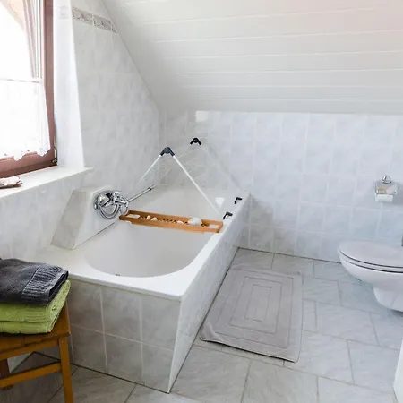 Mit Parkplatz Und Fahrradunterstellmoeglichkeit Mit Balkon Nah Am Wald By Interhome Apartmán *